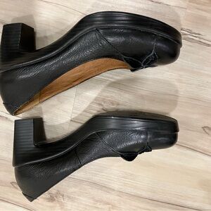 Black Leather Block Heels with Comfort Padding